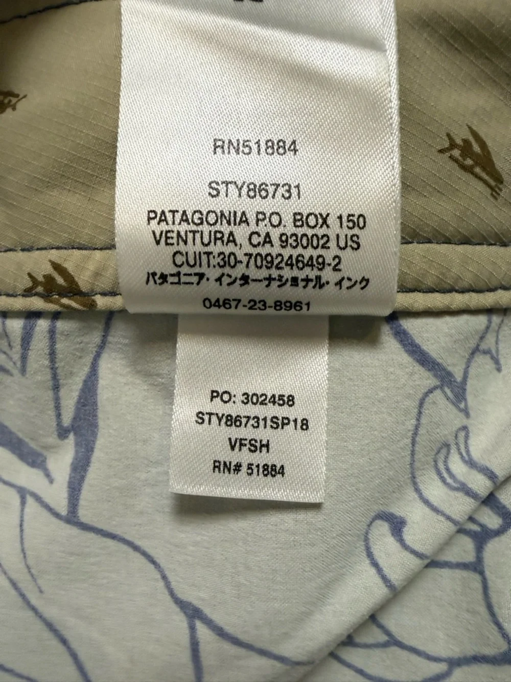 Patagonia Men's Scallop Hem Stretch Wavefarer Boardshorts Swim Size 36 Tropical